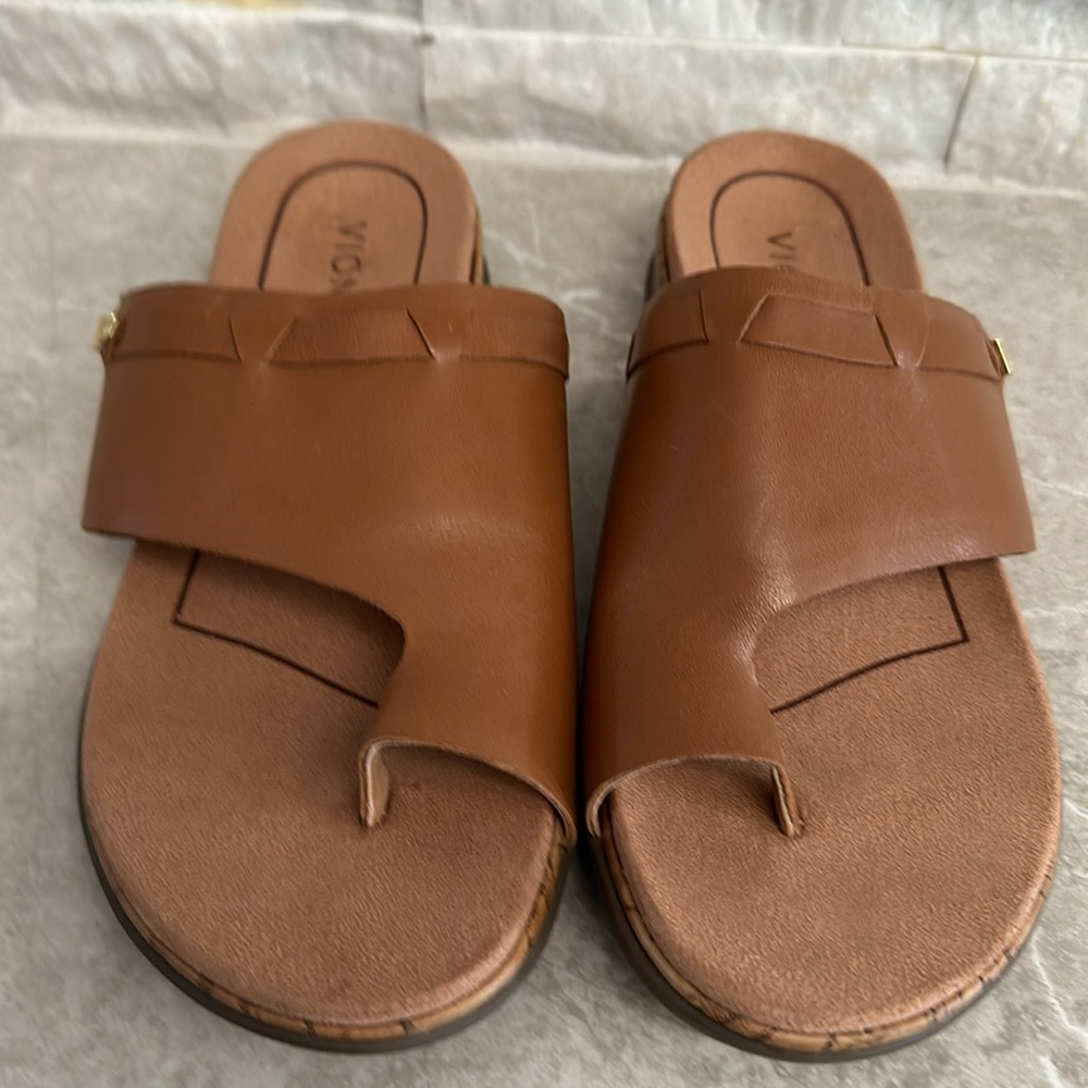 Vionic with Orthaheel Cindy Tan Thong/Flip-flop sandal